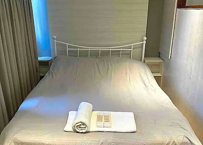 Cozi Modern 4*