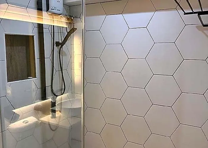 Cozi Modern 4*